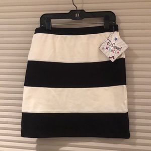 🆕Disney knit skirt! black/ivory! vintage from the Cece collection! NWT! Size L